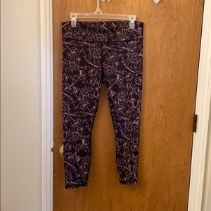 Fabletics Capri size medium leggings